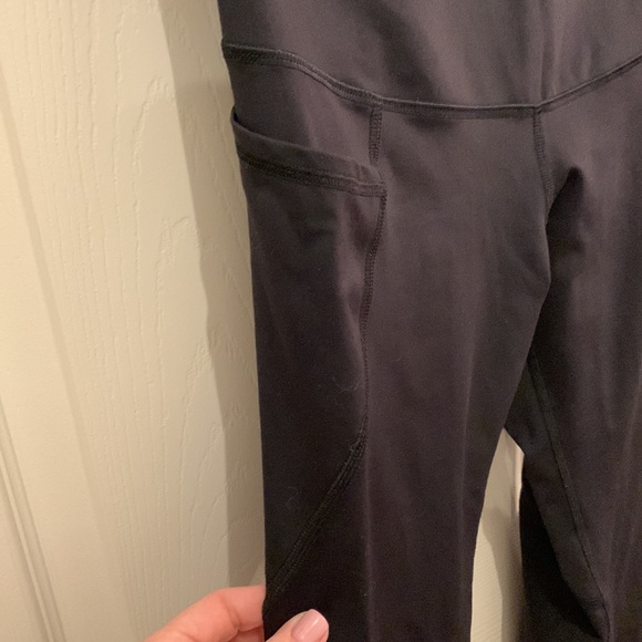 Old Navy Elevate 7/8 length maternity legging - black - size S - Picture 2 of 5